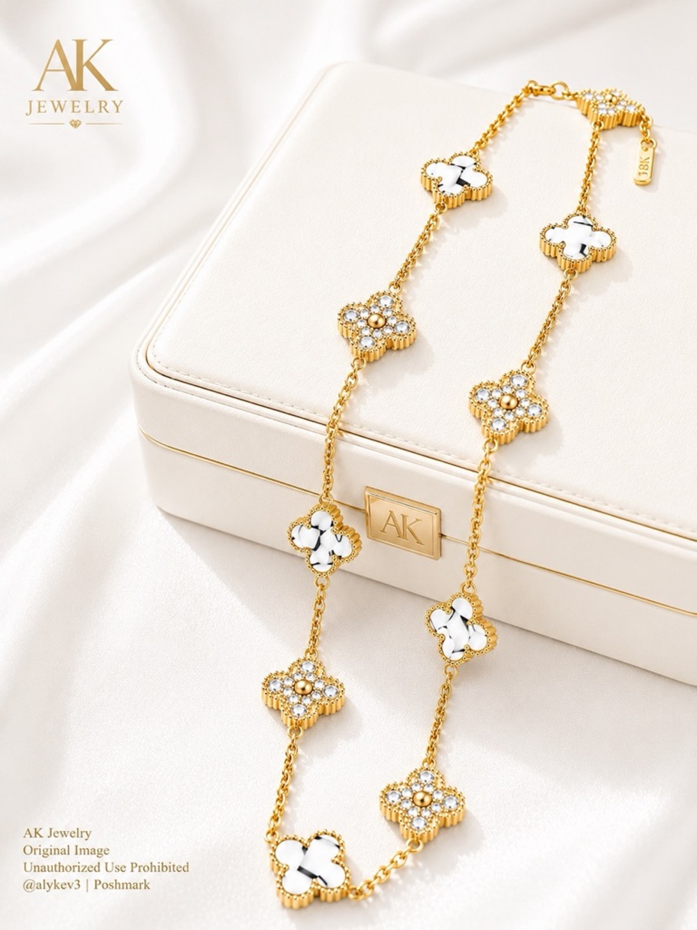 💎LUXURY 18kgp Ivory White & Black Vein Lines Clover 5 Motif Necklace, Pave | AK